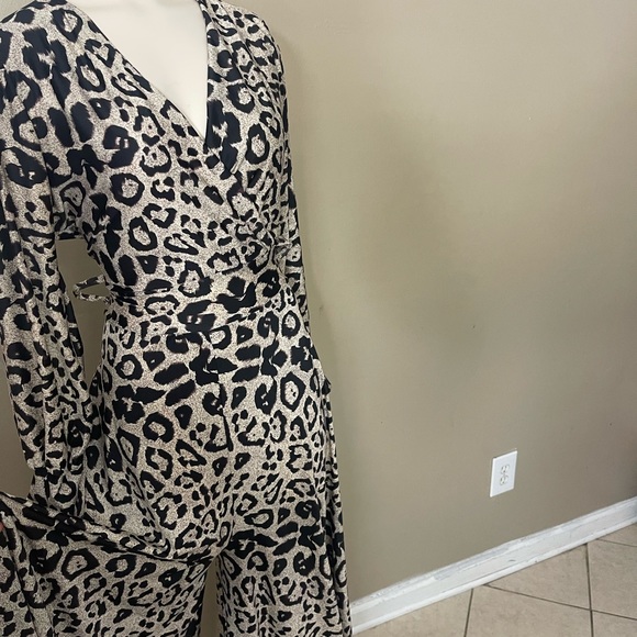 Leopard print wide leg jumpsuit - Picture 4 of 8